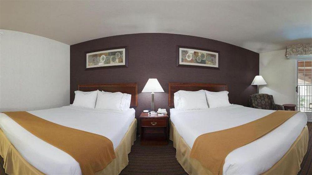 Holiday Inn Express Grand Rapids Southwest, An Ihg Hotel Grandville Ngoại thất bức ảnh